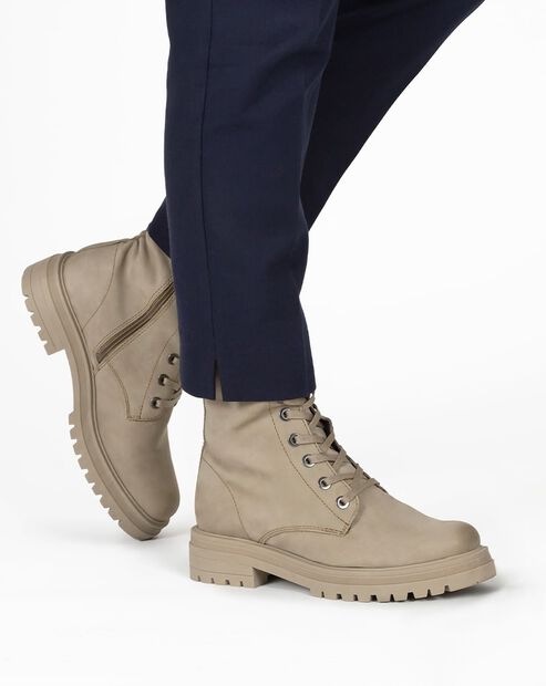 Schn&uuml;rstiefel - large