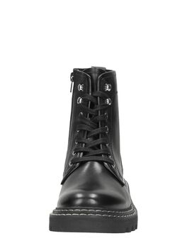 Schnürschuhe