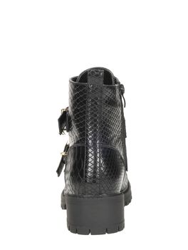 Flache Stiefeletten