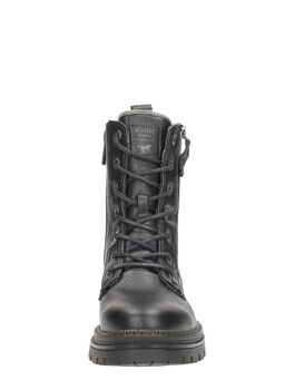 Schnürstiefel