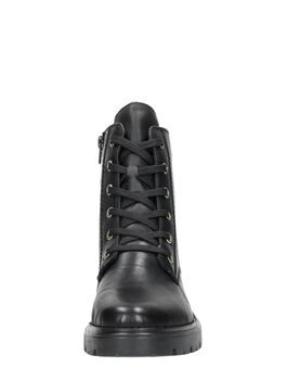 Schnürstiefel