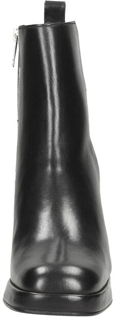 New-Melanie - large