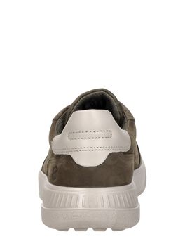 Move sneaker