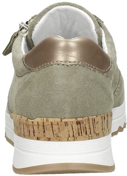Claire 18 - large