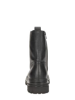 Schnürstiefel
