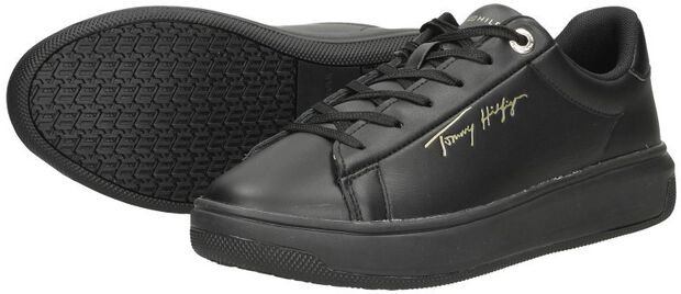 Signature Court Sneaker - large