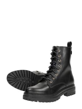 Schnürstiefel