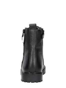 Schnürstiefel