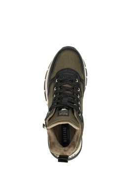 Sneaker high
