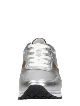 Sneaker high
