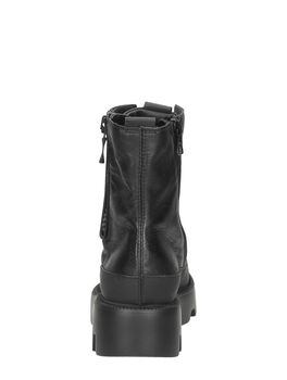 Schnürstiefel