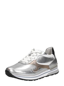 Sneaker high