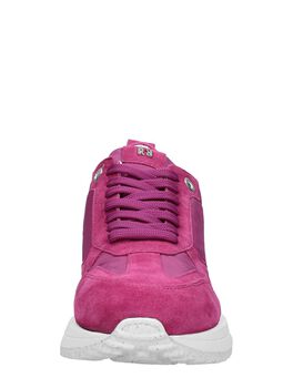 Women Retro Runner