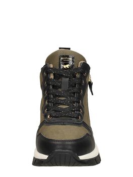 Sneaker high