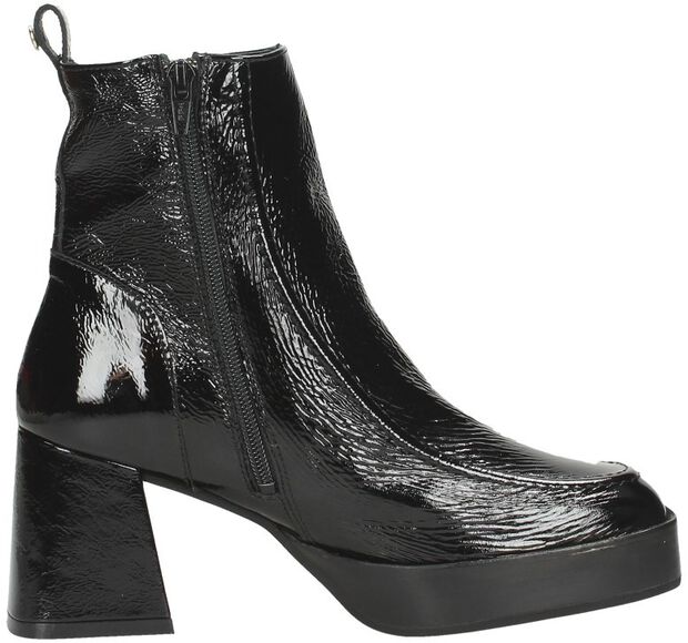 Stiefeletten mit Absatz - large