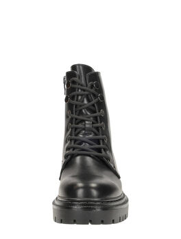 Schnürstiefel