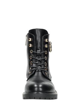 Schnürstiefel