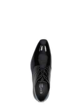 Herrenschuhe aus Lackleder