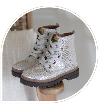 Schnürschuhe